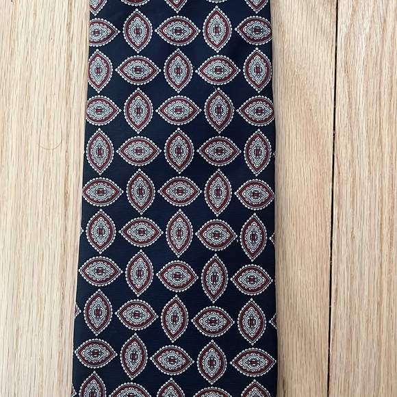 Brooks Brothers Tie - Picture 2 of 3